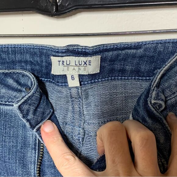 Tru Luxe Jeans embellished pearls Women’s size 6 straight leg boutique glam jean - Picture 4 of 7